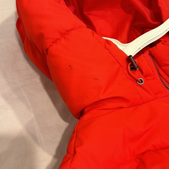 Red puffy jacket - Picture 6 of 6